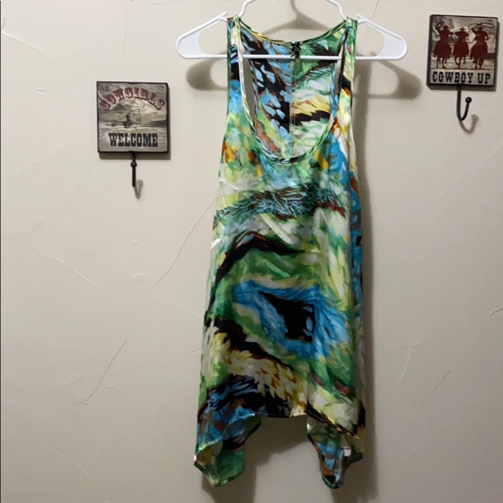 Colorful Flowing Tank
